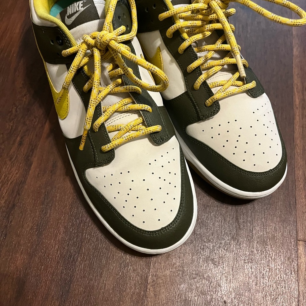 Nike Dunk Low in Olive Green and Yellow - Picture 3 of 6